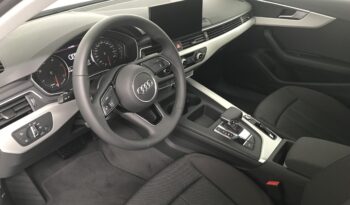 AUDI A4 Avant 30 TDI FE completo