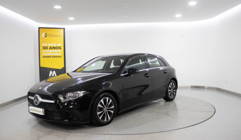 MERCEDES-BENZ A180d Auto completo