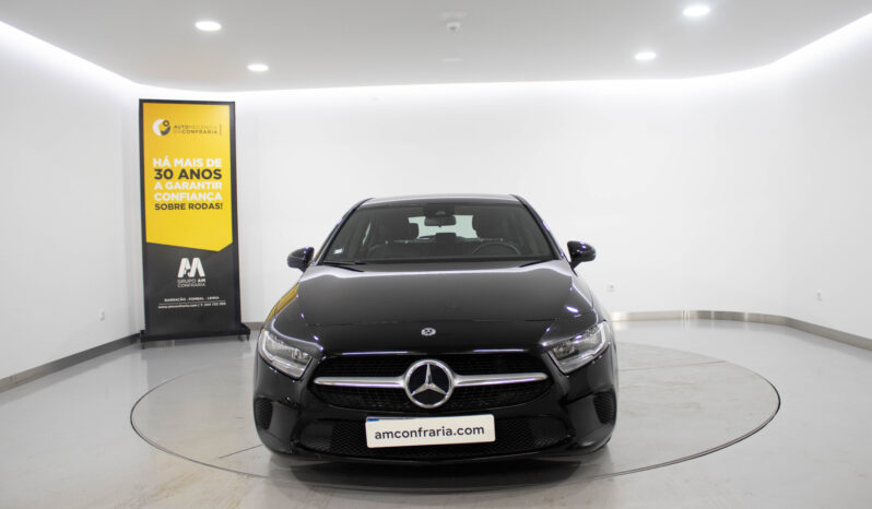 MERCEDES-BENZ A180d Auto completo