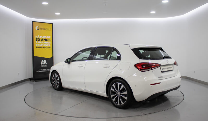 MERCEDES-BENZ A180d completo