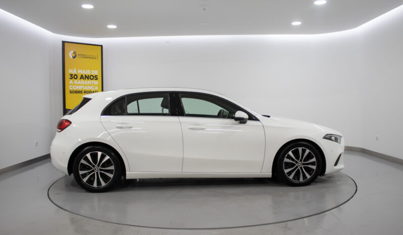 MERCEDES-BENZ A180d completo