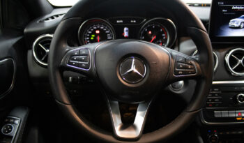 MERCEDES-BENZ GLA 180d Style completo