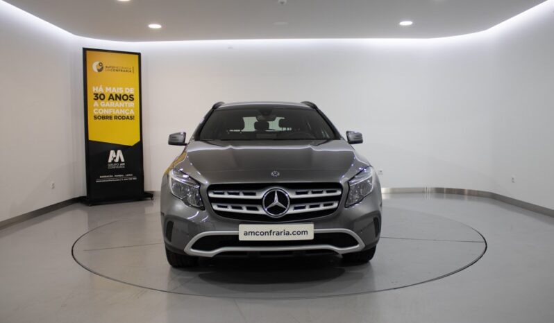 MERCEDES-BENZ GLA 180d Style completo