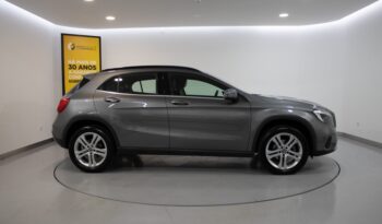 MERCEDES-BENZ GLA 180d Style completo