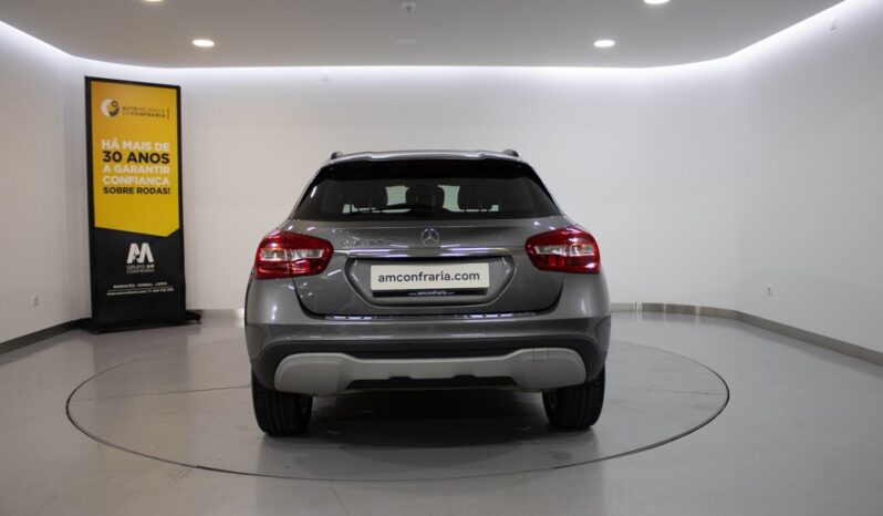 MERCEDES-BENZ GLA 180d Style completo