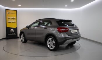 MERCEDES-BENZ GLA 180d Style completo