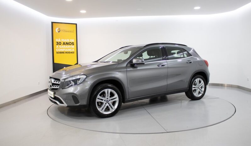 MERCEDES-BENZ GLA 180d Style completo