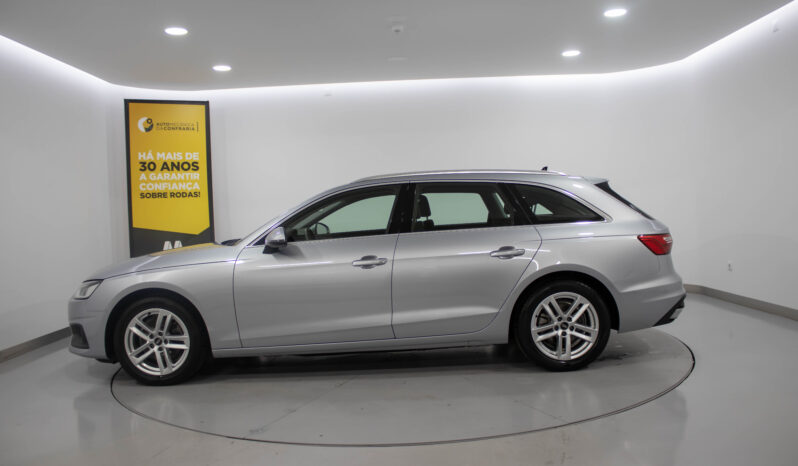 AUDI A4 Avant 30 Tdi completo