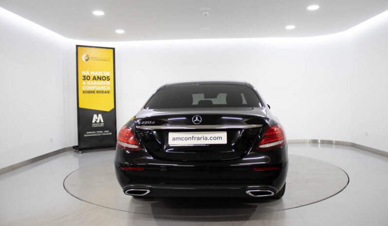 MERCEDES-BENZ E 220 d 9G-TRONIC Avantgarde completo