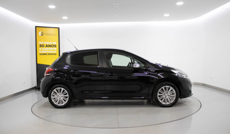 PEUGEOT 208 1.2 PureTech Style completo