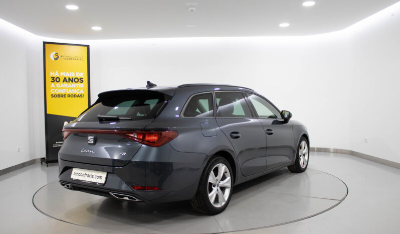 SEAT Leon ST 2.0 TDi FR DSG completo