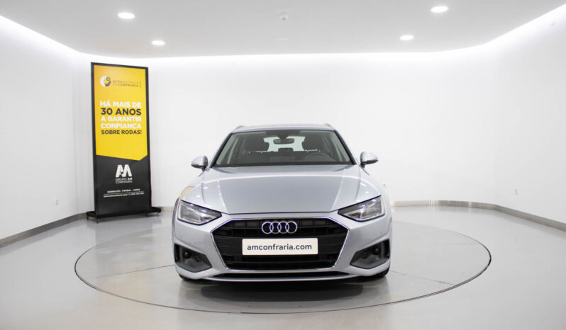 AUDI A4 Avant 30 TDI S Tronic FE completo