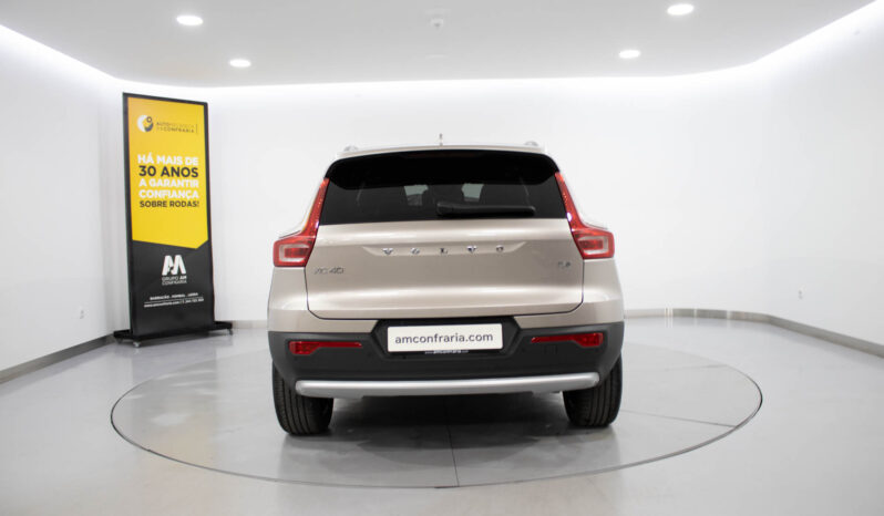 VOLVO XC40 T2 Core Auto completo