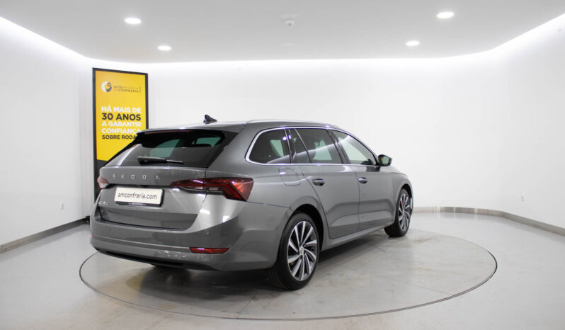 SKODA Octavia Break 2.0 TDI Style DSG completo