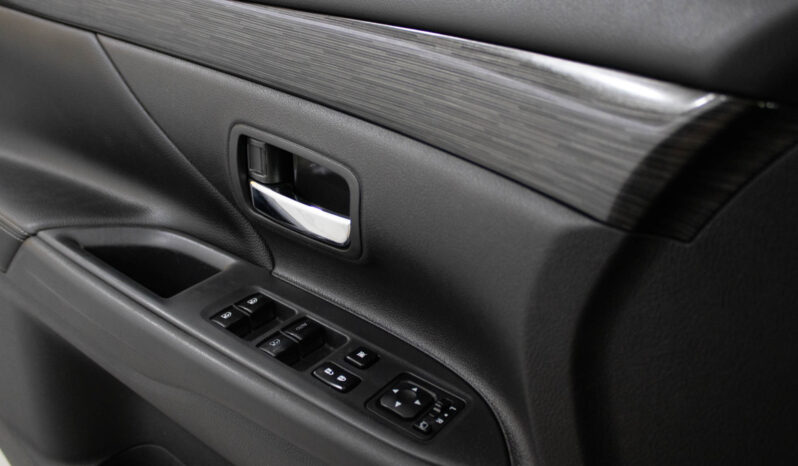 MITSUBISHI Outlander 2.2 DI-D Instyle Navi completo