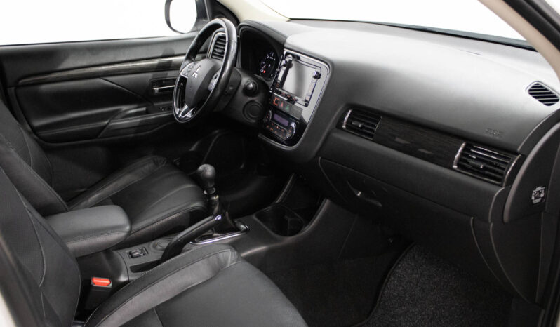 MITSUBISHI Outlander 2.2 DI-D Instyle Navi completo