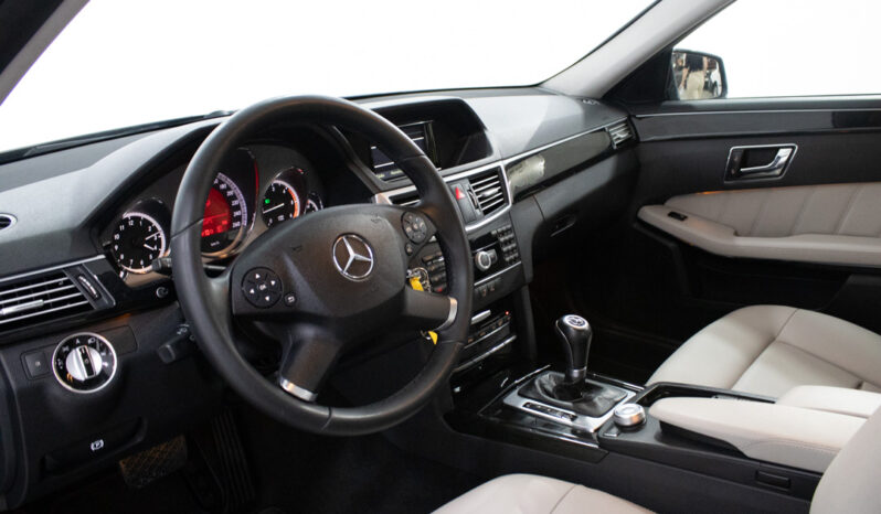 MERCEDES-BENZ E 250 CDi Avantgarde BlueEfficiency Auto completo