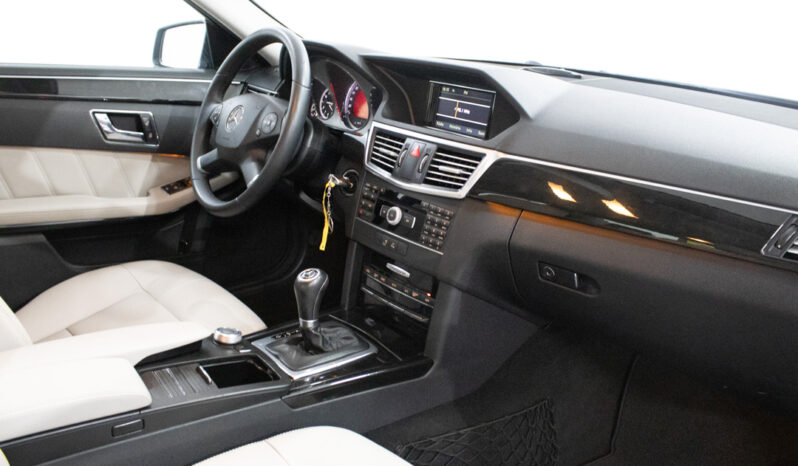 MERCEDES-BENZ E 250 CDi Avantgarde BlueEfficiency Auto completo