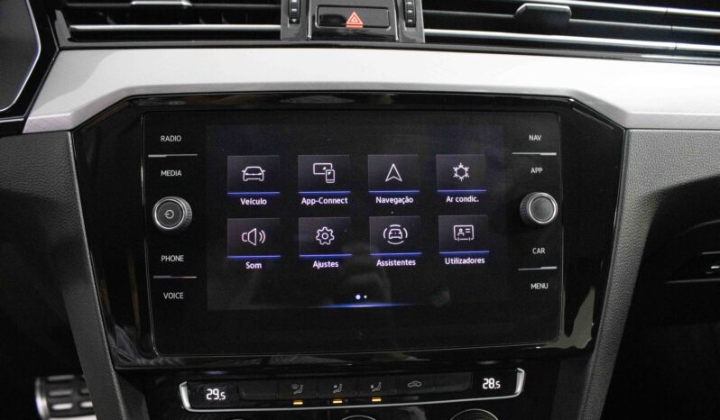 VW Passat Variant 2.0 TDI Business DSG completo