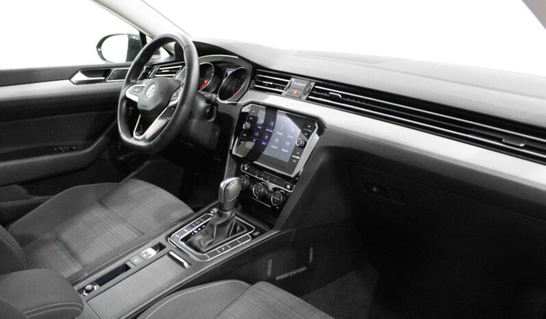VW Passat Variant 2.0 TDI Business DSG completo