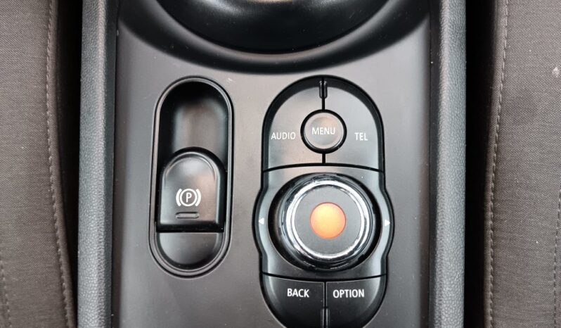 MINI Mini Clubman ONE D completo