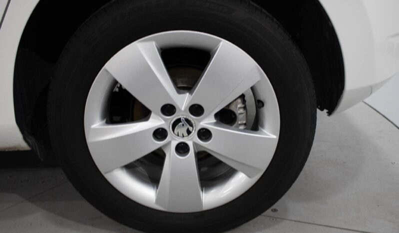 SKODA Fabia 1.2 TSI AMBITION completo
