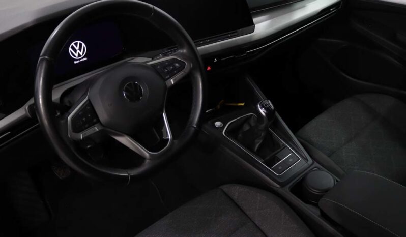 VOLKSWAGEN Golf VIII 1.0 TSI LIFE completo