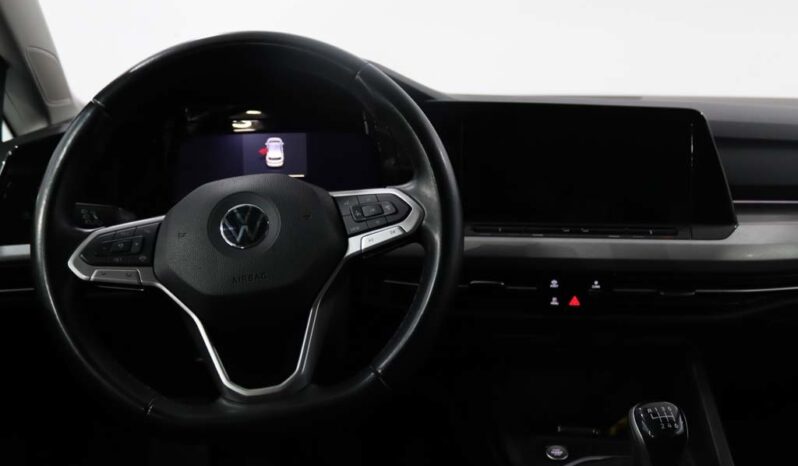 VOLKSWAGEN Golf VIII 1.0 TSI LIFE completo