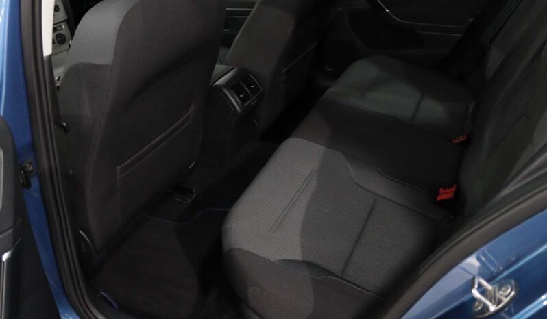 VOLKSWAGEN Golf VII 1.6 TDI CONFORTLINE completo