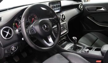 MERCEDES-BENZ Classe A 180 D AMG LINE completo