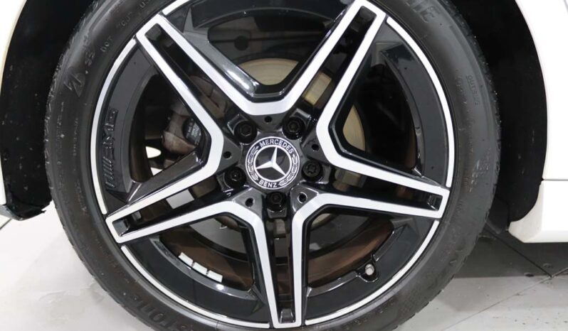 MERCEDES-BENZ Classe A 180 D AMG LINE AUT. completo