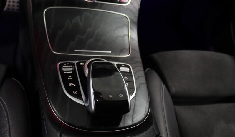 MERCEDES-BENZ Classe E Station 300 D AMG 7L completo