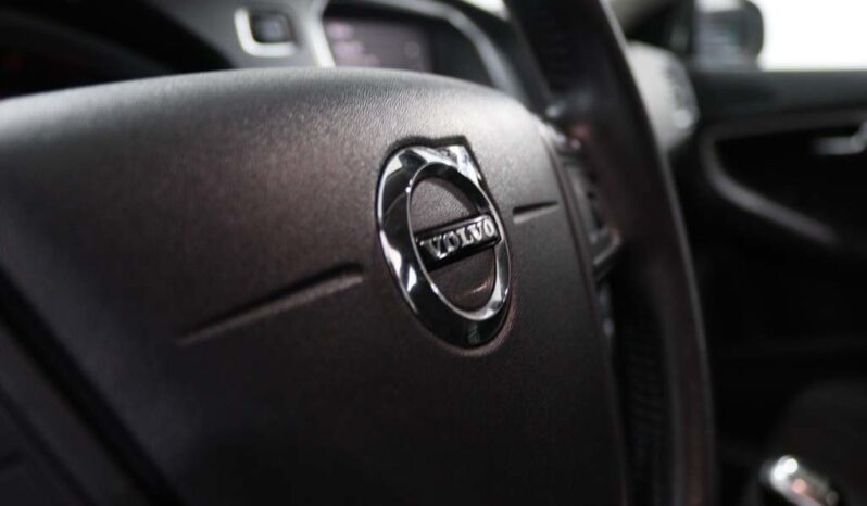 VOLVO V40 2.0 D2 KINETIC ECO completo
