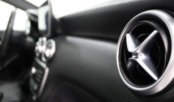 MERCEDES-BENZ Classe A 180 D AMG LINE completo