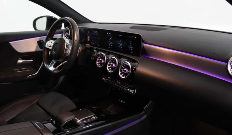 MERCEDES-BENZ Classe A 180 D AMG LINE AUT. completo