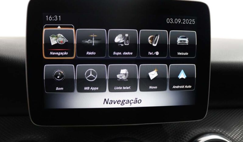 MERCEDES-BENZ Classe A 180 D AMG LINE completo