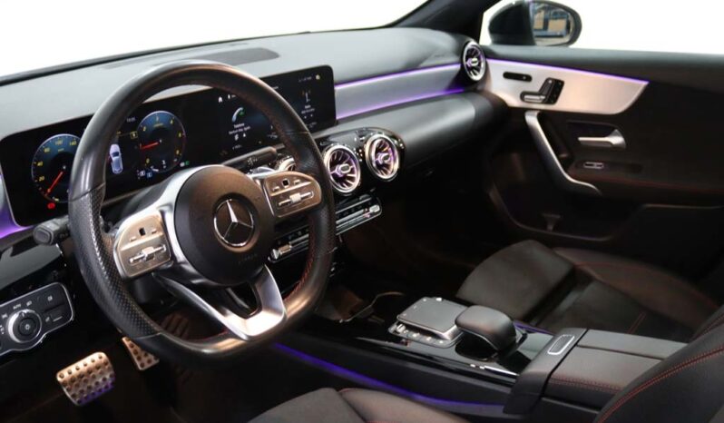 MERCEDES-BENZ Classe A 180 D AMG LINE AUT. completo