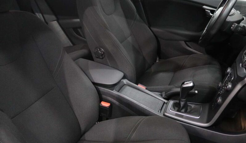 VOLVO V40 2.0 D2 KINETIC ECO completo