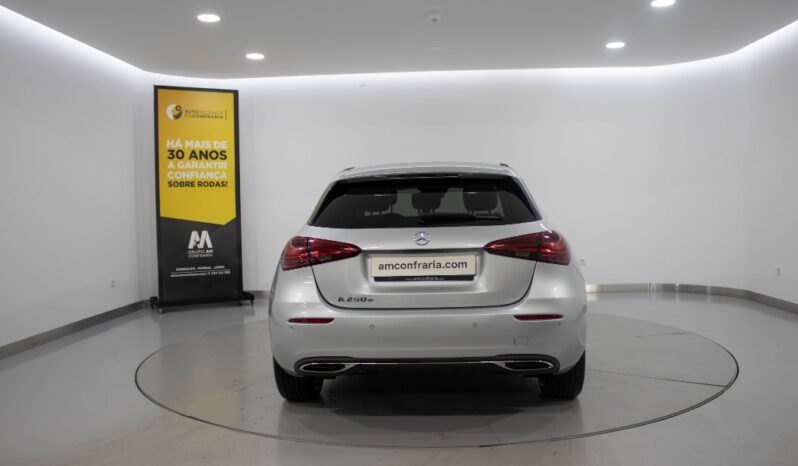 MERCEDES-BENZ Classe A A 250 e completo