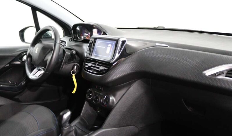 PEUGEOT 208 1.2 PURETECH SIGNATURE completo