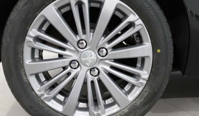PEUGEOT 208 1.2 PURETECH SIGNATURE completo