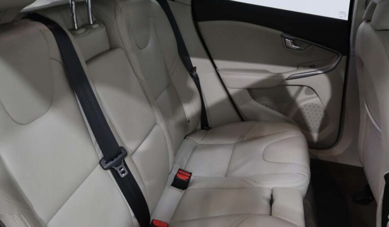 VOLVO V40 Cross Country 1.6 D2 KINETIC POWERSHIFT completo