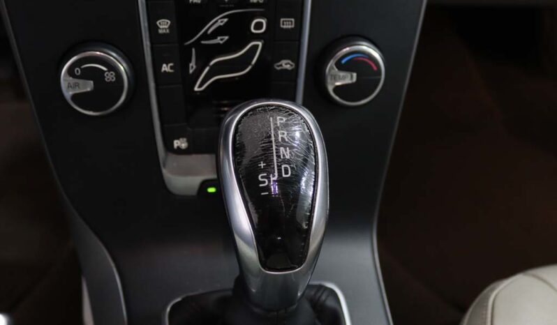 VOLVO V40 Cross Country 1.6 D2 KINETIC POWERSHIFT completo
