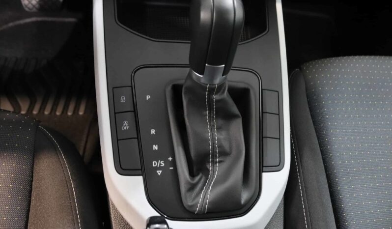 SEAT Arona 1.0 TSI STYLE completo