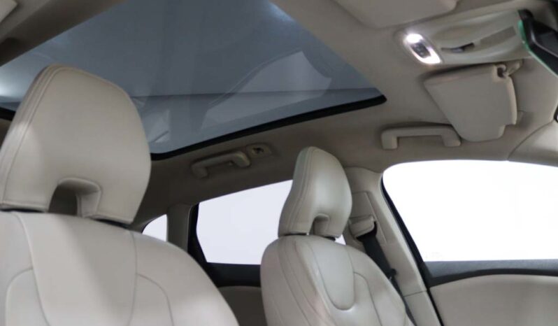 VOLVO V40 Cross Country 1.6 D2 KINETIC POWERSHIFT completo
