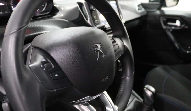 PEUGEOT 208 1.2 PURETECH SIGNATURE completo