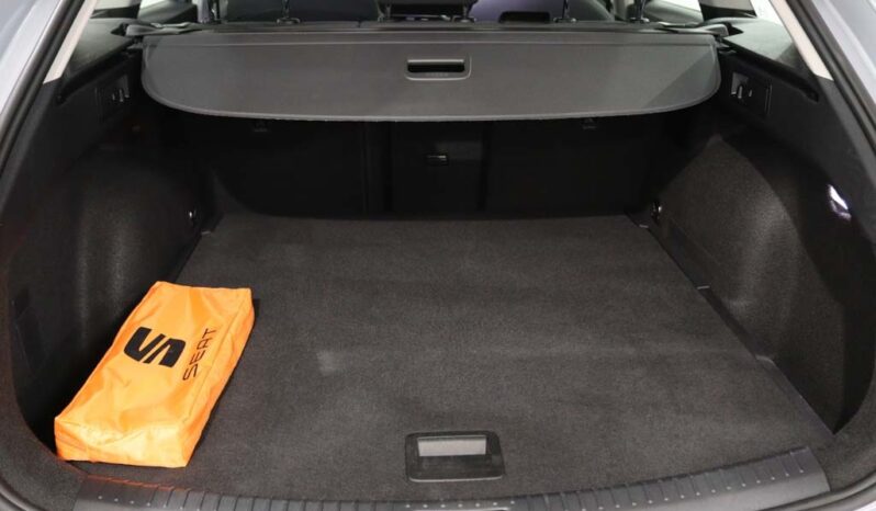 SEAT Leon Sportstourer 2.0 TDI STYLE completo