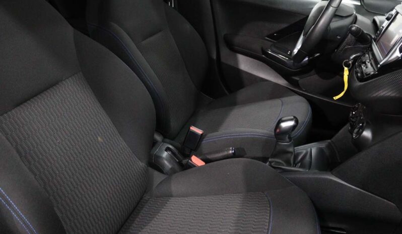 PEUGEOT 208 1.2 PURETECH SIGNATURE completo