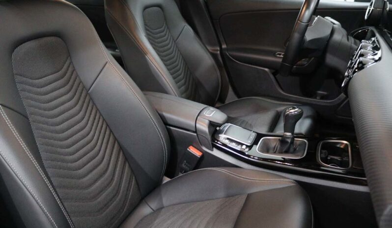 MERCEDES-BENZ Classe A 180 D STYLE completo