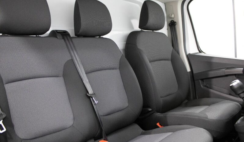 RENAULT Trafic III Fase III 2.0 BLUE DCI L1H1 ADVANCE completo